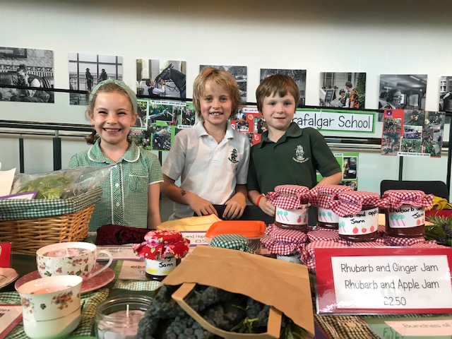 Young Londoners sell their school grown produce at City Hall | Sustain